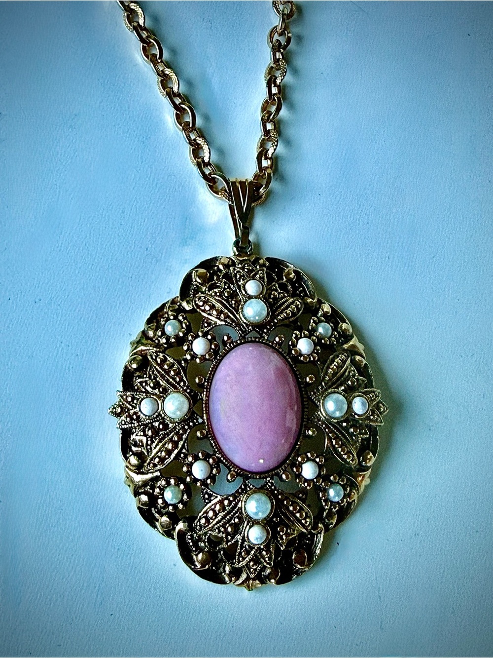 Vintage Avon Gold Tone Queen Anne's Lace Pink Cabochon & Faux Pearl Pendant